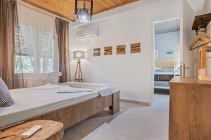 3 bedrooms, iron/ironing board, free WiFi, bed sheets - Villa 'Casa Katina , In Lagana' with Mountain View, Wi-Fi and Air Conditioning (Laganas)