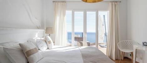 4 chambres, fer et planche à repasser, Wi-Fi gratuit, draps fournis