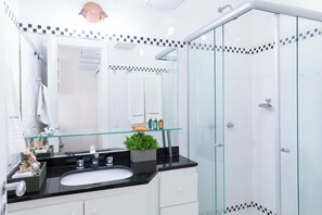 Apartment | Bathroom - AC, vaga, academia Vila Olímpia | Brazilian Corner (Sao Paulo)