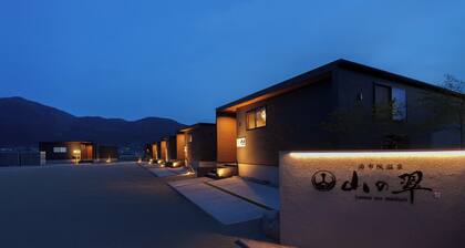 Yamanomidori E Suion Private Villa Hot spring / Yufu Ōita