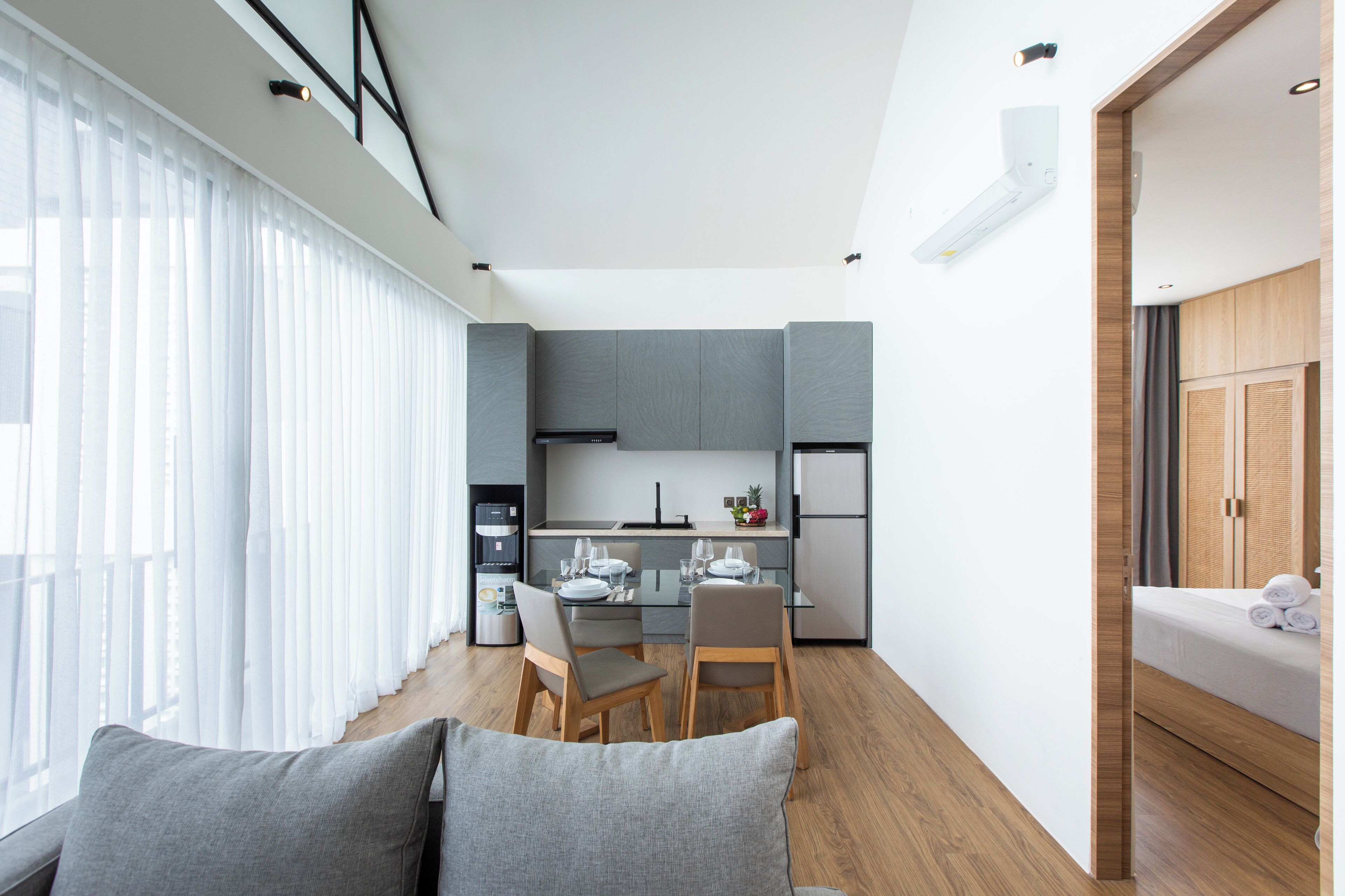 Deluxe-Apartment, 1 Schlafzimmer | Eigene Küche | Kühlschrank, Herdplatte, Esstisch