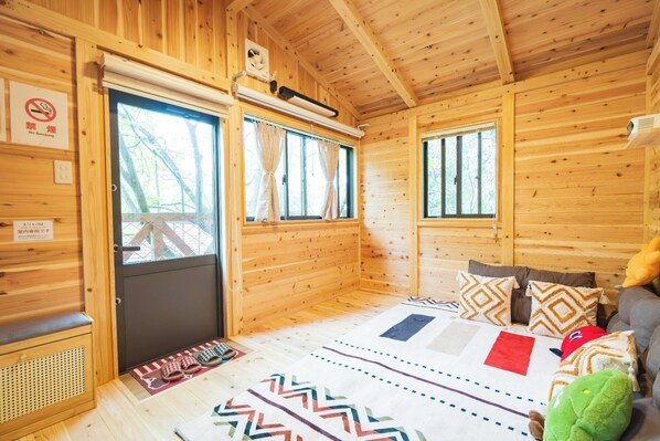 Interior - An authentic tree house a private dog run BBQ a / Tagatagun Shizuoka (Tagatagun)