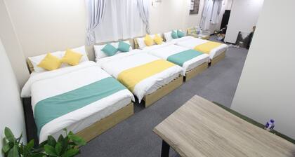 Close to popular areas Nakano and Koenji! 7 min walk from Shin-Koenji station / 8 people can stay / keep luggage ok / Wifi