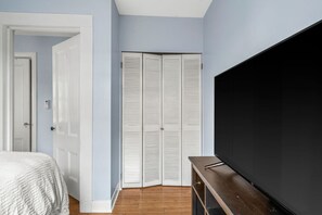 1 Schlafzimmer, Schreibtisch, WLAN