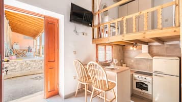 Réfrigérateur, four, plaque de cuisson, cafetiÚre/bouilloire