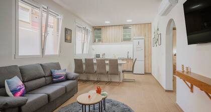 Apartment 'La Aurora De Candeleda' with Lake View, Wi-Fi and Air Conditioning