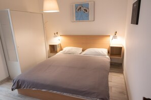 3 dormitorios, tabla de planchar con plancha, wifi gratis y ropa de cama