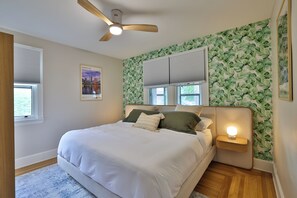 2 Schlafzimmer, Schreibtisch, Bügeleisen/Bügelbrett, Reisekinderbett