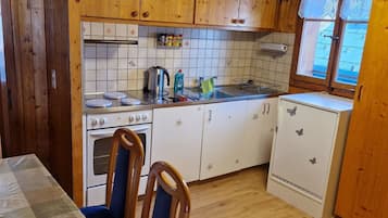 Kühlschrank, Kochgeschirr/Geschirr/Besteck