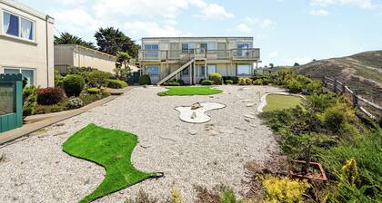 Cozy 2-Bedroom Retreat in Pacifica