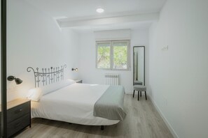 3 bedrooms, free WiFi, bed sheets