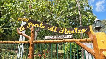 Mặt tiền nơi lưu trú