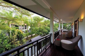 Property grounds - Secluded Tropical villa w/ Lagoon pool, Spa & beach (Da Nang)