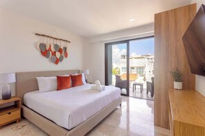 1 bedroom, desk, free WiFi, bed sheets