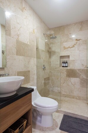 Shower, hair dryer, towels, soap - Heart of Playa 5th Ave: Ocean Views & Beach Access (Playa del Carmen)