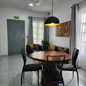 Deluxe Villa, Garden View | Living area - Neem Tree House (Trincomalee)