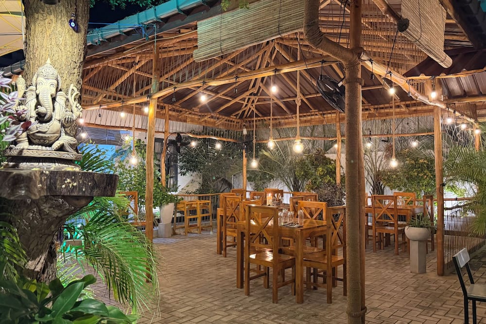 Neem Tree House