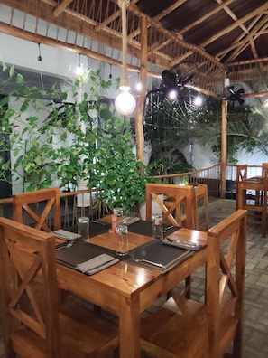 Restaurant - Neem Tree House (Trincomalee)