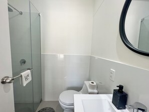 Hair dryer, towels, soap, toilet paper - Modern apartment near San Isidro (La Victoria)