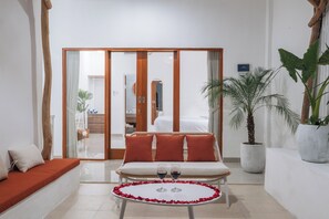 3 sovrum, värdeförvaringsskåp på rummet, skrivbord och wi-fi