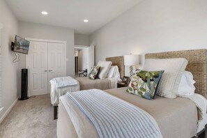 5 bedrooms, desk, iron/ironing board, travel crib