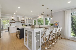 Fridge, microwave, oven, stovetop - Lux 5 BR Lakefront | Hot Tub | Firepit | Gameroom | Fireplace | Private Boat Dock (Montgomery)