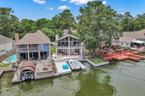 Exterior - Holiday Special (Montgomery)