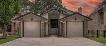 5BR Waterfront Home w/ Hot Tub, Kayak, Swimming, Deck, Boat Slip & More