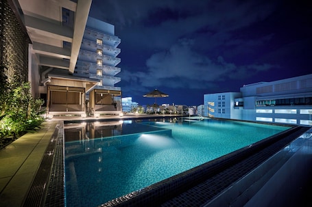 Seasonal outdoor pool. The Royal Park Hotel Iconic Naha