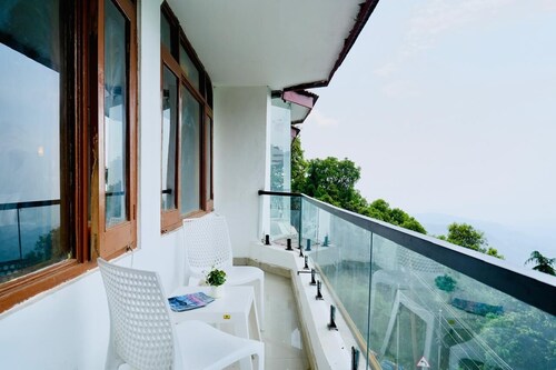 Pax Hotel Spring Solance