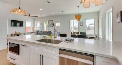 Walk to Beach: Home w/ Ocean View in Navarre!