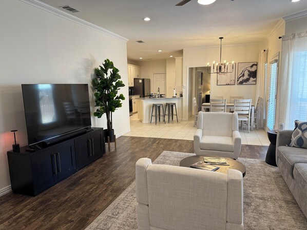 TV connectée, cheminée