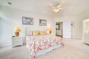 3 bedrooms, iron/ironing board, Internet, bed sheets - 4 Golf Courses On-Site: North Myrtle Beach Villa! (North Myrtle Beach)