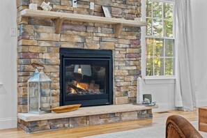 Interior - Lakefront luxury,GameRoom,FirePit,Canoe,10Min2JFBB (Blakeslee)