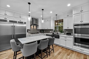 Fridge, microwave, oven, stovetop - Lakefront luxury,GameRoom,FirePit,Canoe,10Min2JFBB (Blakeslee)