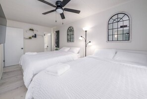 2 chambres, fer et planche à repasser, Wi-Fi, draps fournis