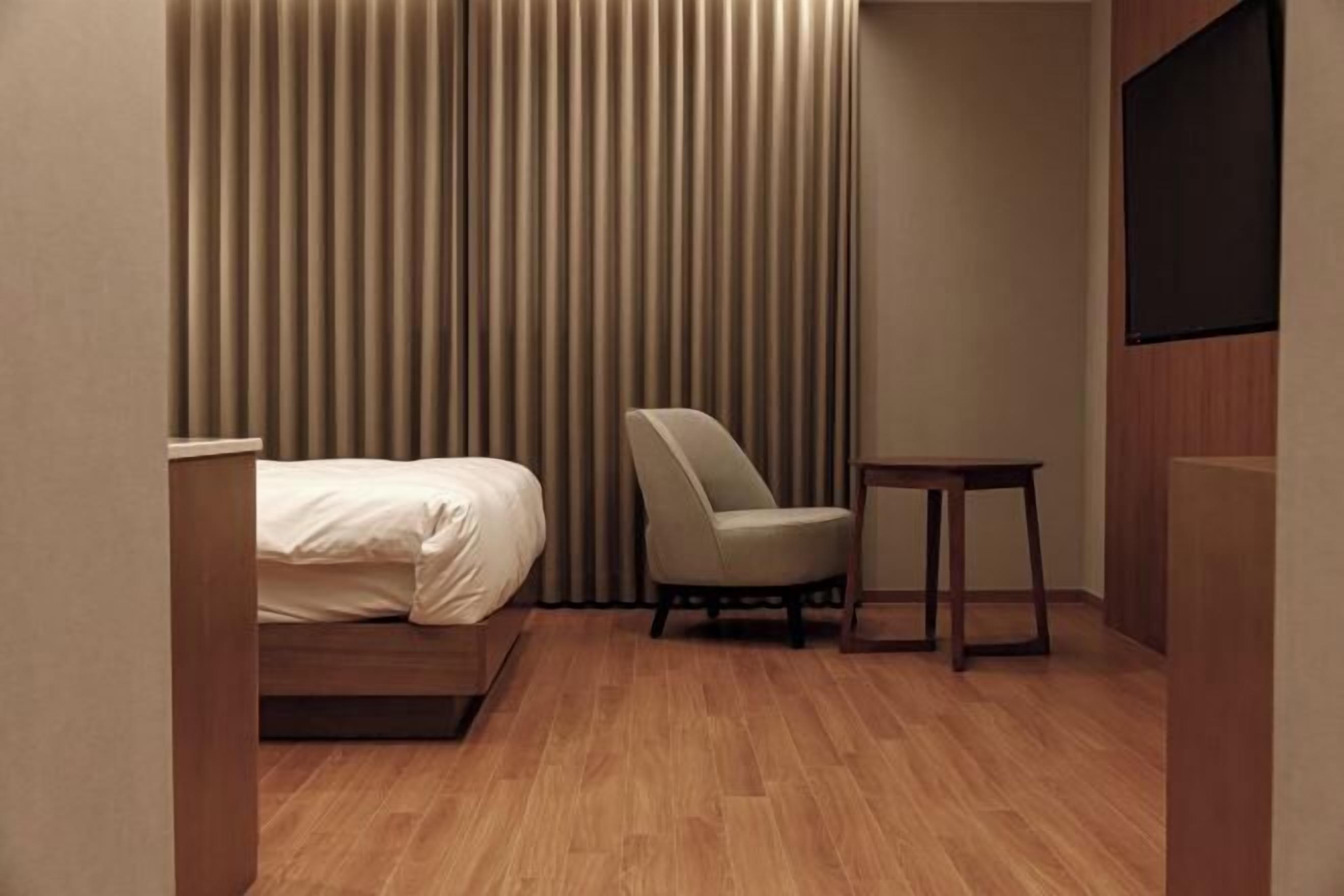 Kannettavalle tietokoneelle sopiva työtila, ilmainen Wi-Fi