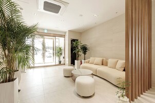 Siddeområde i lobbyen