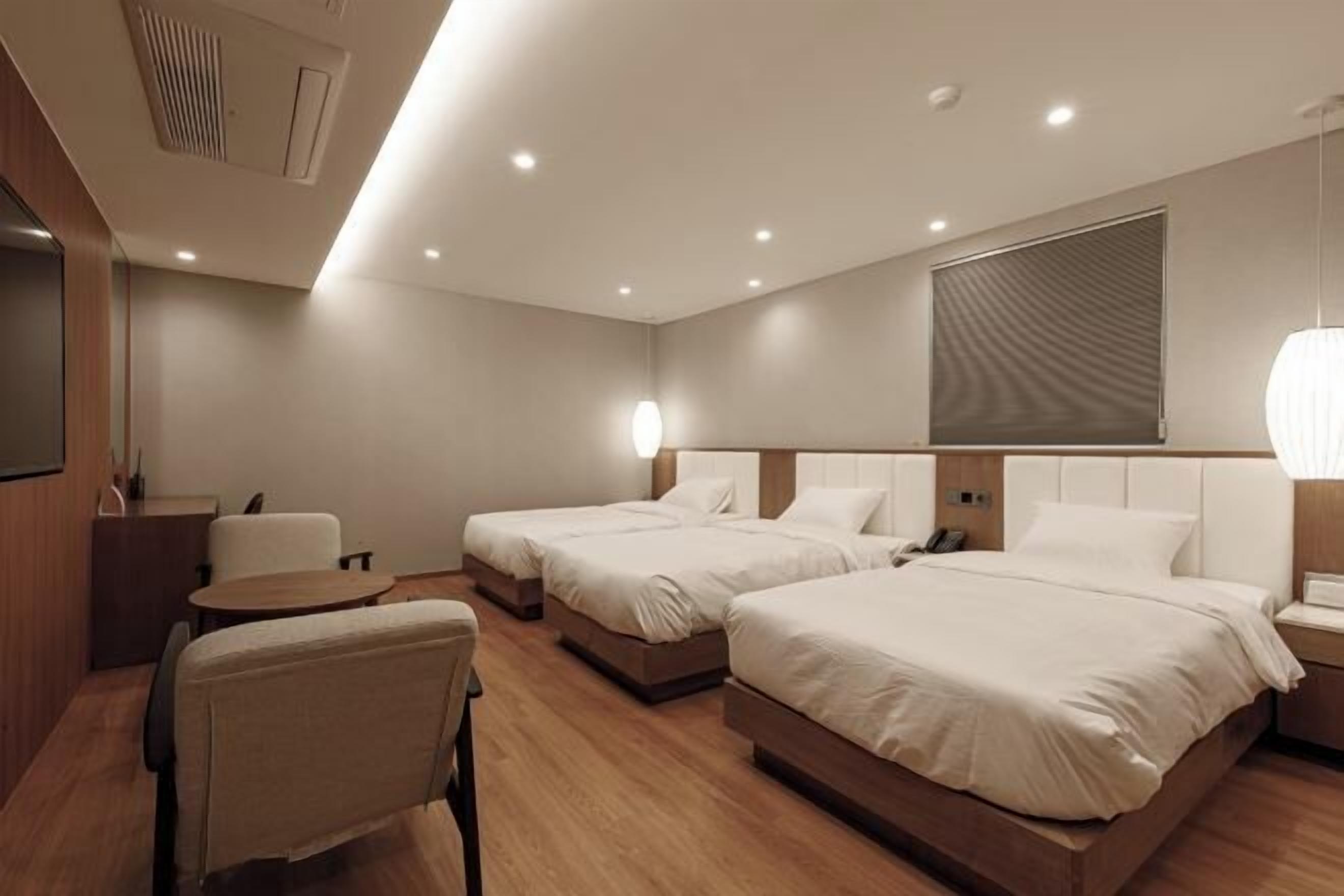 Kannettavalle tietokoneelle sopiva työtila, ilmainen Wi-Fi