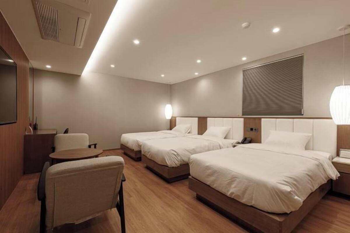 1 bedroom, laptop workspace, free WiFi