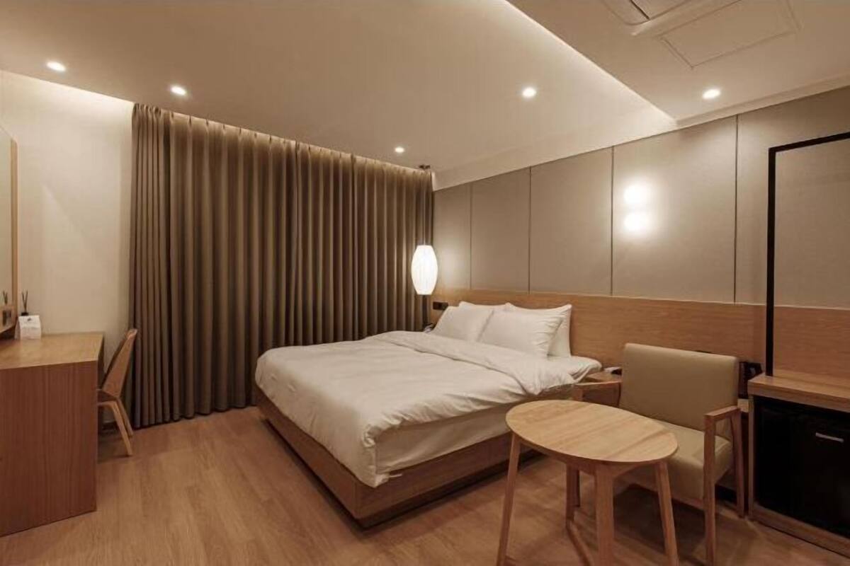 1 bedroom, laptop workspace, free WiFi