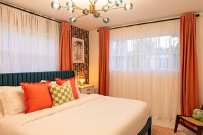 Ferros/tábuas de passar roupa, berço de viagem, Wi-Fi, roupa de cama