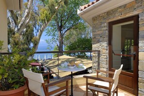 تناول الطعام بالخارج