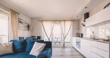 2Homerent Brisa | Family Getaway | Pool, Tennis & 10 Min to the Beach