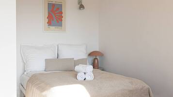 1 chambre, fer et planche Ă repasser, Wi-Fi gratuit, draps fournis