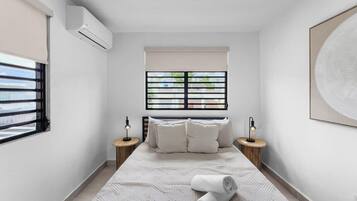 3 bedrooms, desk, travel crib, free WiFi