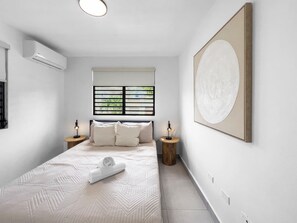 3 bedrooms, desk, travel crib, free WiFi