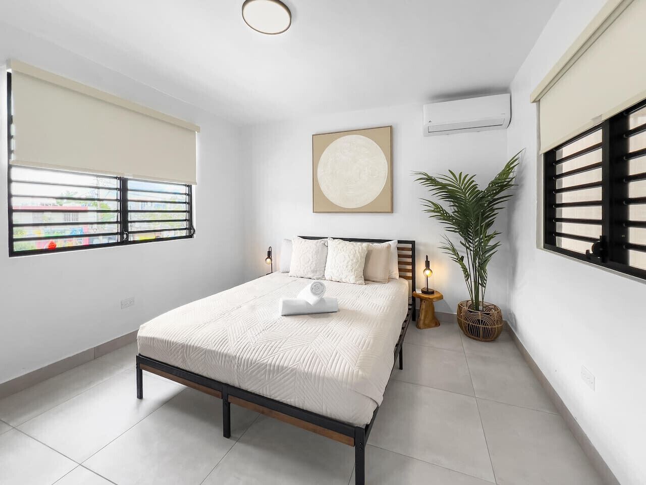 2 bedrooms, desk, travel crib, free WiFi