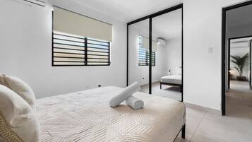 2 bedrooms, desk, travel crib, free WiFi