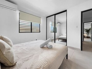 2 bedrooms, desk, travel cot, free WiFi